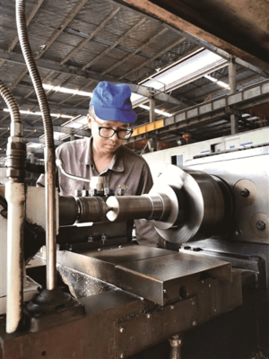 衢州四杰榮登“全國優(yōu)秀農(nóng)民工”榜單，機(jī)械設(shè)備研發(fā)領(lǐng)域展風(fēng)采